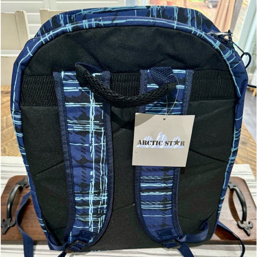 Arctic Star Backpack. - Picture 3 of 8